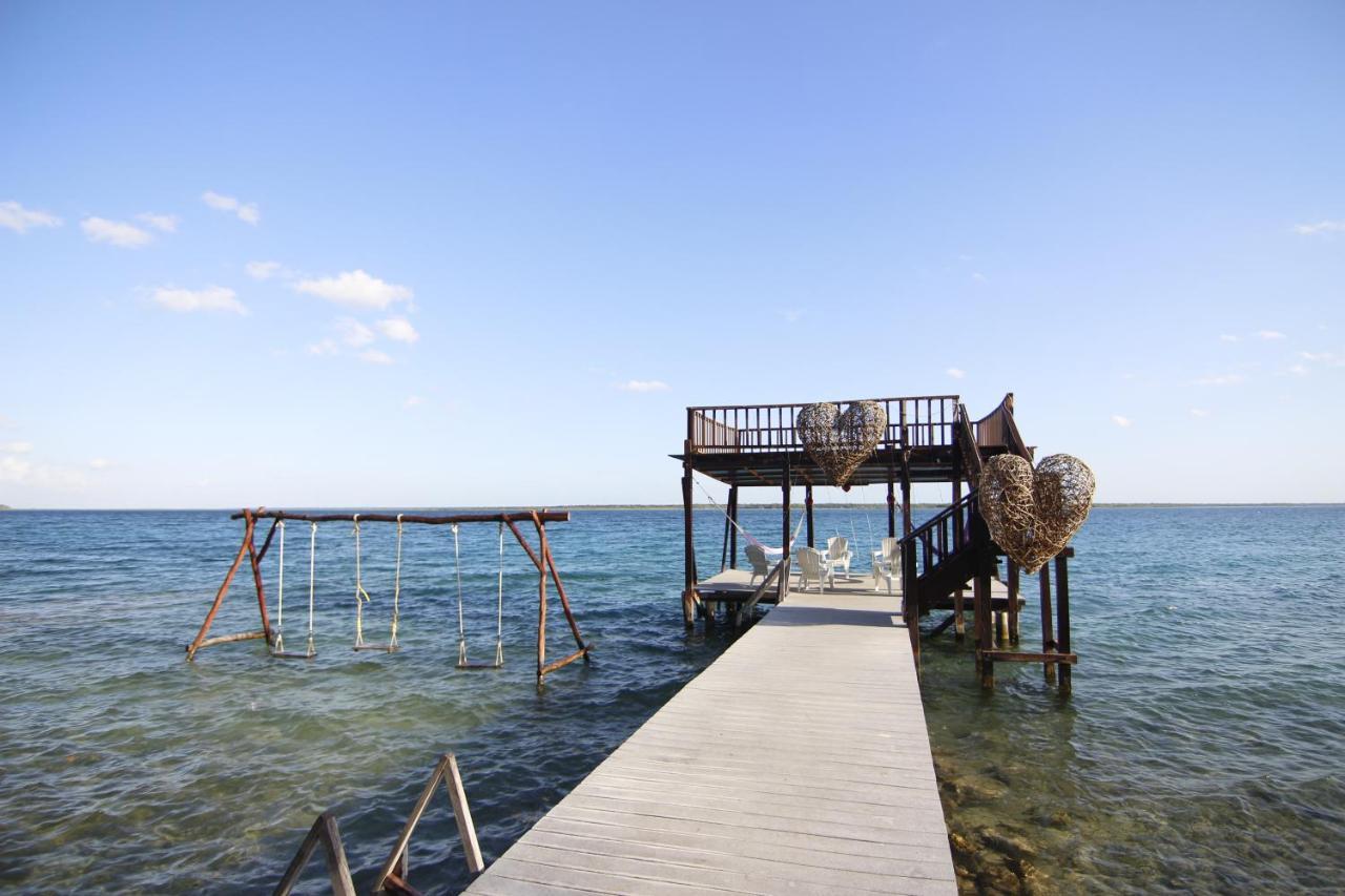 Coras Place Bacalar Lagoon Front Екстериор снимка