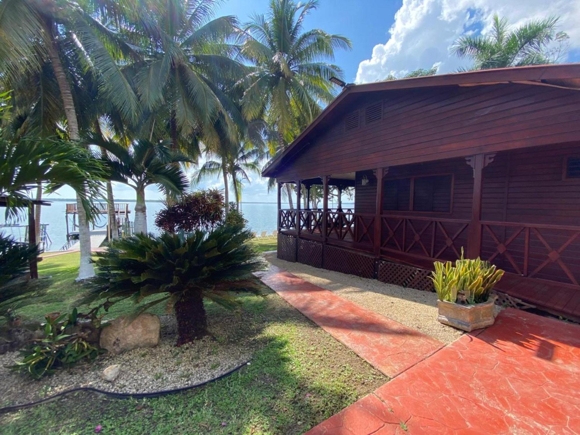 Coras Place Bacalar Lagoon Front Екстериор снимка