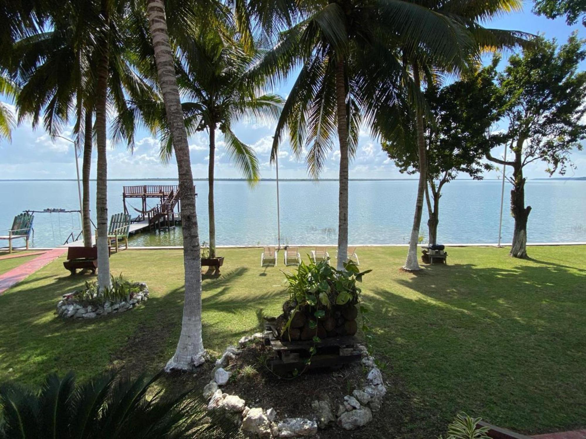 Coras Place Bacalar Lagoon Front Екстериор снимка