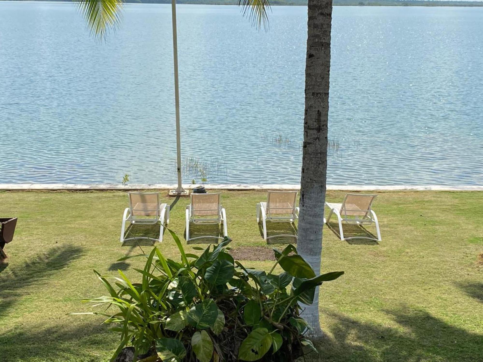 Coras Place Bacalar Lagoon Front Екстериор снимка